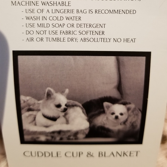 "Cuddle Cup" sleeping bag / blanket for small dog or cat - Picture 7 of 7